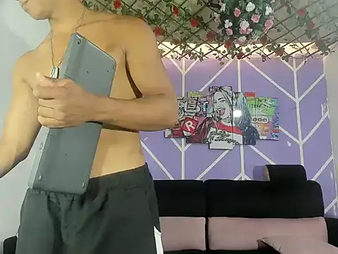 Yoel hot2004 online show from April 3, 2026, 7:42 pm