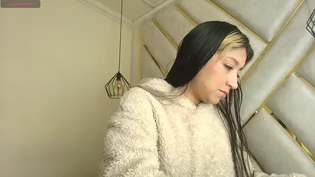 Dahiana Dmour  online show from April 7, 2026, 12:51 pm