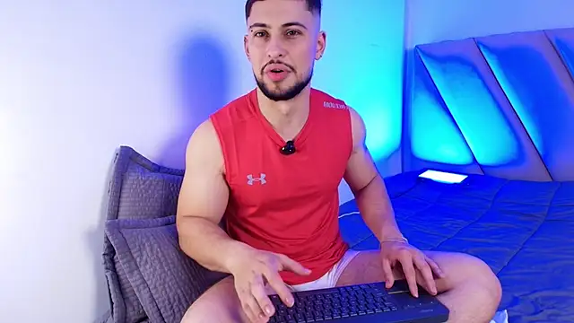 Snapshot of valenssio_moretti chatting on June 10, 2026, 12:45 am valenssio moretti online show from June 10, 2026, 12:45 am