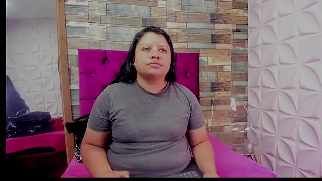 Snapshot of Carolina-Lenon chatting on February 10, 2026, 6:29 pm Carolina-Lenon online show from February 10, 2026, 6:29 pm