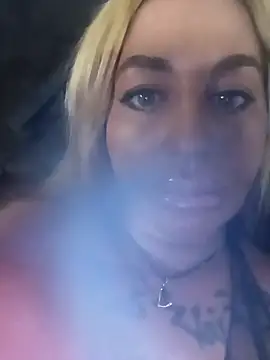 Snapshot of MiaMooly chatting on October 23, 2025, 3:21 pm MiaMooly online show from October 23, 2025, 3:21 pm