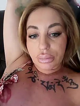 Snapshot of MiaMooly chatting on February 28, 2026, 1:22 pm MiaMooly online show from February 28, 2026, 1:22 pm