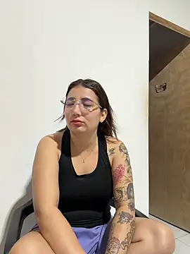 Snapshot of Arya___ chatting on February 24, 2026, 11:27 pm Arya online show from February 24, 2026, 11:27 pm