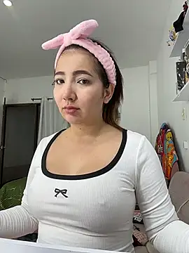 Snapshot of Arya___ chatting on March 3, 2026, 9:05 am Arya online show from March 3, 2026, 9:05 am