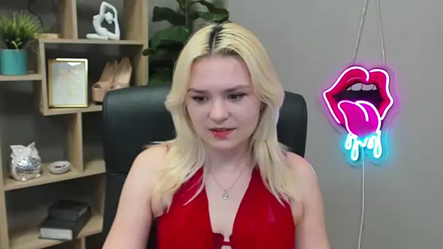 SweetLilyxo online show from March 8, 2026, 7:33 am