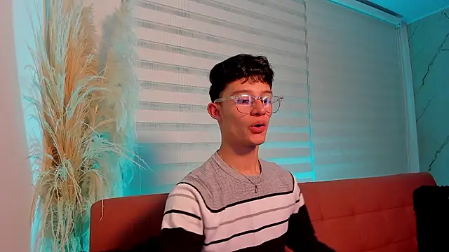 Snapshot of Patrick_Howland_ chatting on March 1, 2026, 3:39 am Patrick Howland online show from March 1, 2026, 3:39 am