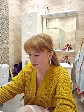 LanaBananaa  online show from April 10, 2026, 11:12 pm