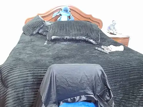 Snapshot of Alylatina chatting on February 12, 2026, 1:00 pm Alylatina online show from February 12, 2026, 1:00 pm