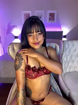 Snapshot of Annie_Alicee chatting on May 20, 2026, 1:19 pm Annie Alicee online show from May 20, 2026, 1:19 pm