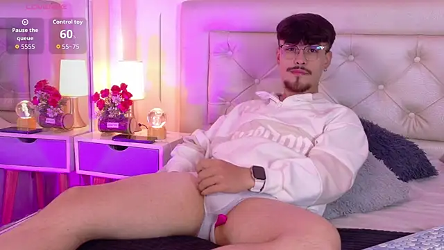Aiden Gray online show from June 8, 2026, 10:43 pm