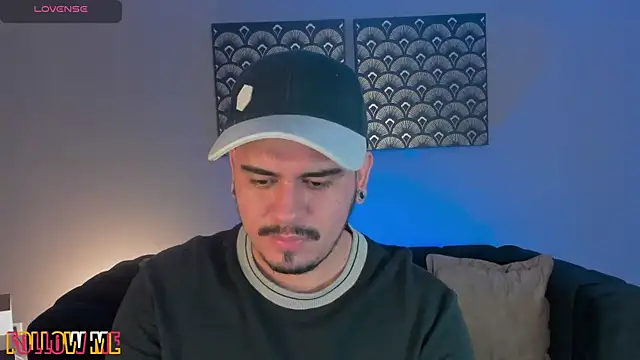 Snapshot of Chriss_Hunt chatting on February 11, 2026, 9:42 am Chriss Hunt online show from February 11, 2026, 9:42 am