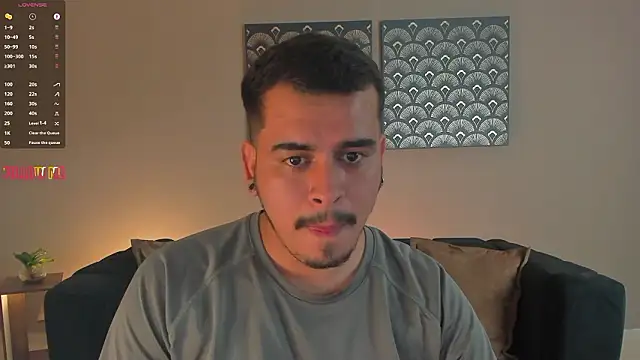 Snapshot of Chriss_Hunt chatting on February 4, 2026, 2:17 am Chriss Hunt online show from February 4, 2026, 2:17 am