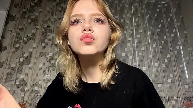 Snapshot of LedAffinity chatting on February 3, 2026, 11:04 am LedAffinity online show from February 3, 2026, 11:04 am