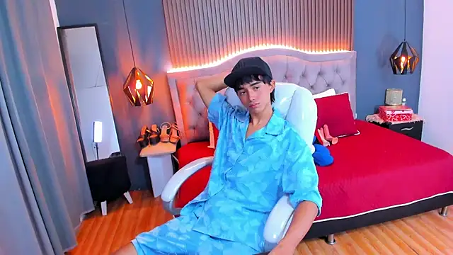 Noa 03 online show from April 16, 2026, 1:56 pm