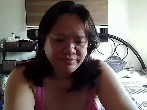 Snapshot of yummychubby29 chatting on February 21, 2026, 2:35 am yummychubby29 online show from February 21, 2026, 2:35 am