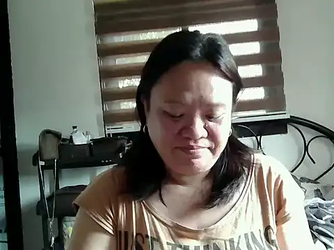 Snapshot of yummychubby29 chatting on February 8, 2026, 4:10 am yummychubby29 online show from February 8, 2026, 4:10 am