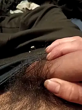 Snapshot of DefinitiveEnergizer4 chatting on March 1, 2026, 3:39 am DefinitiveEnergizer4 online show from March 1, 2026, 3:39 am