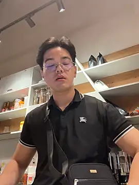 lucas-N888 online show from April 8, 2026, 7:10 am