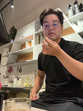 lucas-N888 online show from April 18, 2026, 2:47 am