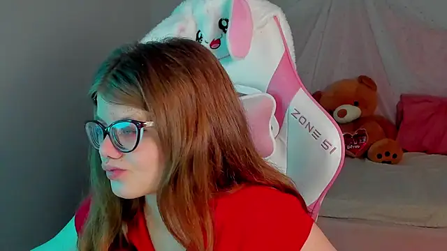 ChloeHalses online show from March 28, 2026, 5:03 pm