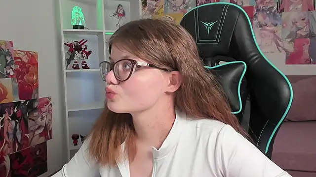 Snapshot of ChloeHalses chatting on February 4, 2026, 8:04 pm ChloeHalses online show from February 4, 2026, 8:04 pm