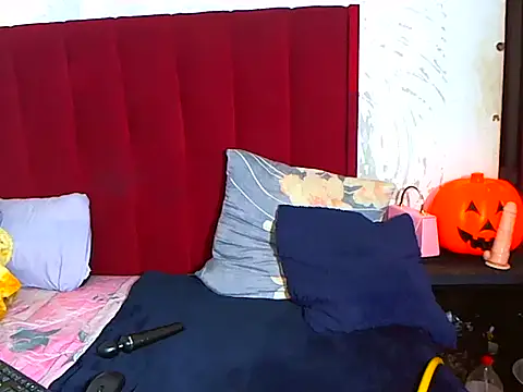 Snapshot of Lindabee34 chatting on March 2, 2026, 6:37 pm Lindabee34 online show from March 2, 2026, 6:37 pm