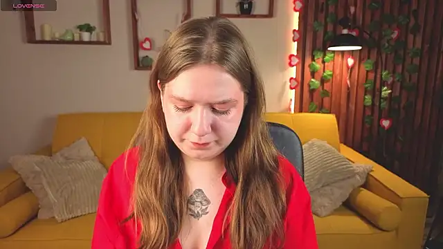 RachelDiRose online show from February 13, 2026, 3:17 am