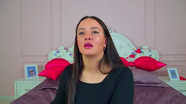 Snapshot of ElinaBellucci chatting on March 2, 2026, 4:24 am ElinaBellucci online show from March 2, 2026, 4:24 am