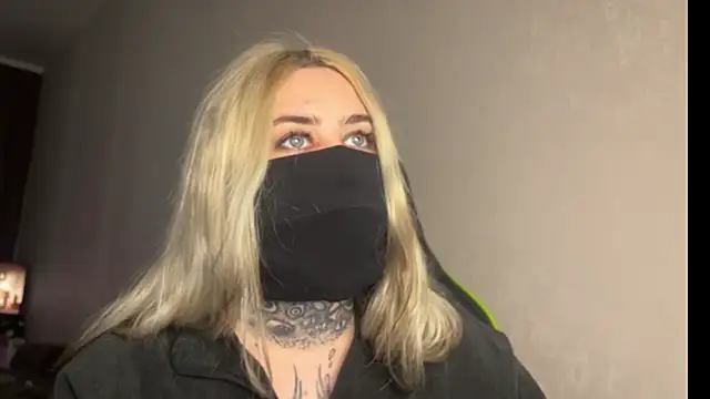 Snapshot of UnaXyling chatting on February 5, 2026, 9:16 am UnaXyling online show from February 5, 2026, 9:16 am