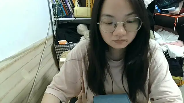 xiaoxiaowan11 online show from June 18, 2026, 3:28 pm