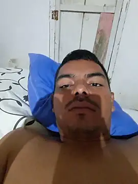 Snapshot of jhoncol231 chatting on February 13, 2026, 3:17 am jhoncol231 online show from February 13, 2026, 3:17 am