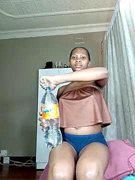 PussyFarrie online show from April 18, 2026, 10:32 pm