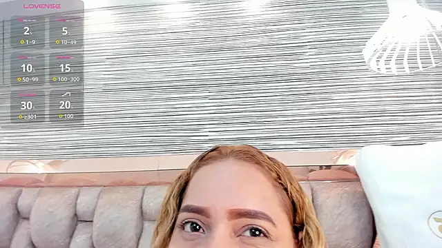 Snapshot of rossy_roose chatting on February 22, 2026, 7:04 pm rossy roose online show from February 22, 2026, 7:04 pm