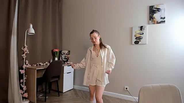 Snapshot of VictorMencia chatting on February 12, 2026, 7:02 pm VictorMencia online show from February 12, 2026, 7:02 pm