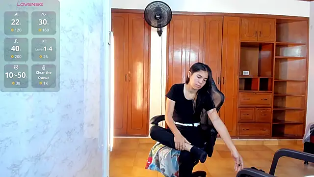 Emily and Soffy online show from March 5, 2026, 12:02 pm