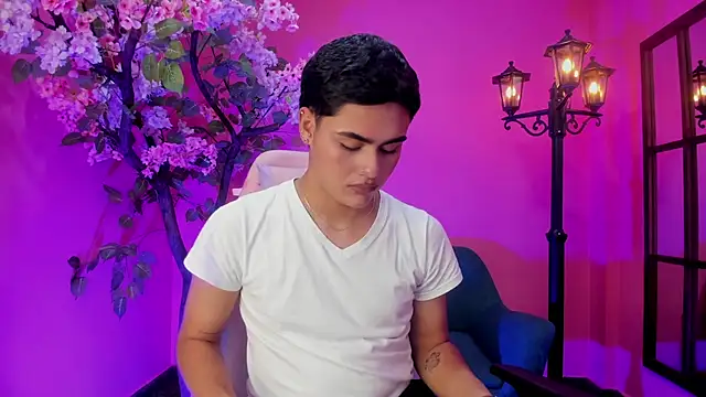 Snapshot of FemNoa chatting on February 10, 2026, 5:12 pm FemNoa online show from February 10, 2026, 5:12 pm