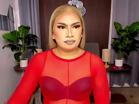 AmandaFlaire  online show from July 12, 2026, 7:37 pm