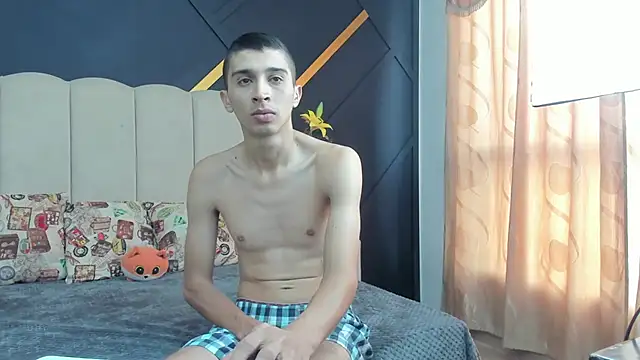 Snapshot of MiaANDrony chatting on February 27, 2026, 12:38 pm MiaANDrony online show from February 27, 2026, 12:38 pm