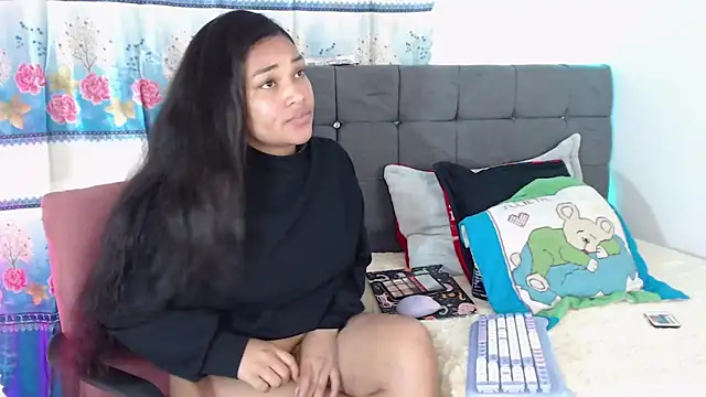 Snapshot of latin_riahnna_jp chatting on June 5, 2026, 5:23 am latin riahnna jp online show from June 5, 2026, 5:23 am