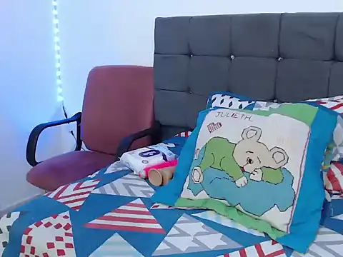 latin riahnna jp online show from February 11, 2026, 11:32 am