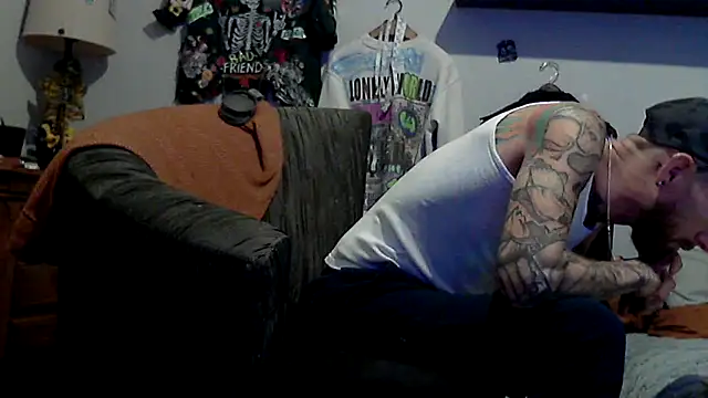 Snapshot of F_D_R_ chatting on February 4, 2026, 8:59 pm F D R online show from February 4, 2026, 8:59 pm