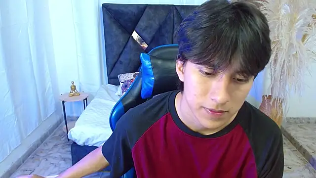 Snapshot of nikoo_18 chatting on February 12, 2026, 1:44 pm nikoo 18 online show from February 12, 2026, 1:44 pm