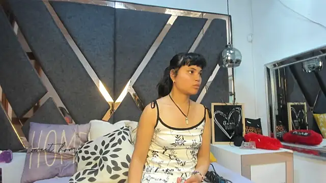 Maggyx online show from March 24, 2026, 2:06 pm