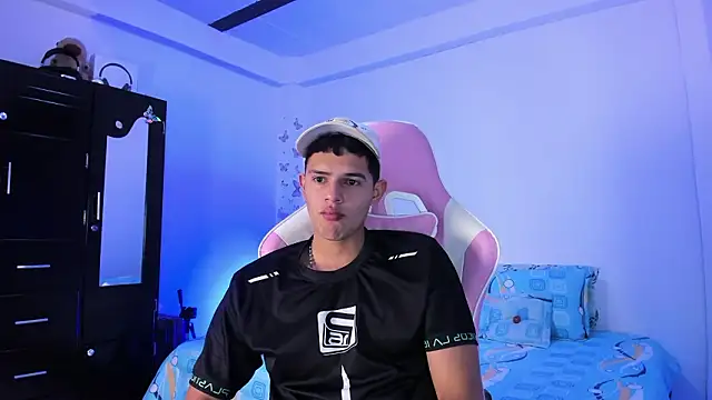 Snapshot of Adrian_Prime_ chatting on February 24, 2026, 7:15 pm Adrian Prime online show from February 24, 2026, 7:15 pm