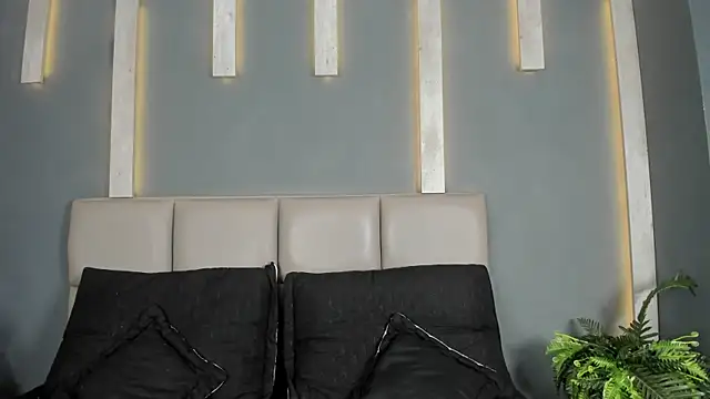 Snapshot of TSExoticFuck chatting on February 27, 2026, 7:35 pm TSExoticFuck online show from February 27, 2026, 7:35 pm