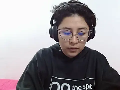 Snapshot of Juliexxxxtasy chatting on February 18, 2026, 10:01 am Juliexxxxtasy online show from February 18, 2026, 10:01 am