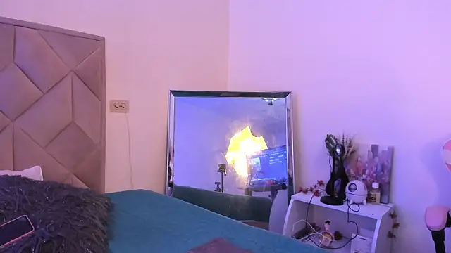 Chloe Miller 2 online show from April 10, 2026, 8:38 pm