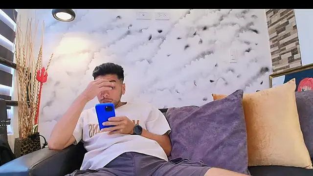 Snapshot of Max_Hornye chatting on February 26, 2026, 6:41 pm Max Hornye online show from February 26, 2026, 6:41 pm