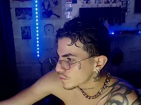 Snapshot of paul-mendezx chatting on February 6, 2026, 7:32 pm paul-mendezx online show from February 6, 2026, 7:32 pm