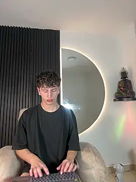 ARON LUXX online show from February 14, 2026, 3:07 am